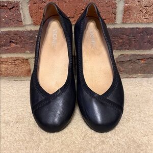 Vionic Women's Classic Black Flats